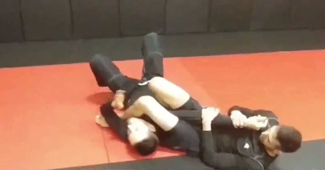 Fundamentals 2 – Flow Drill X-Pass Hopover to 180 Armbar